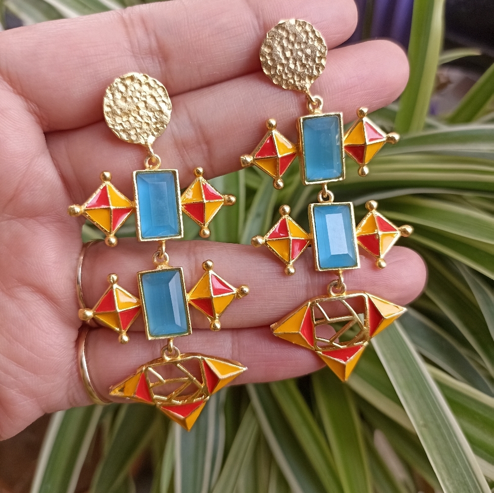 Handmade gold platted stone studded drop earrings - Picture 1 of 12